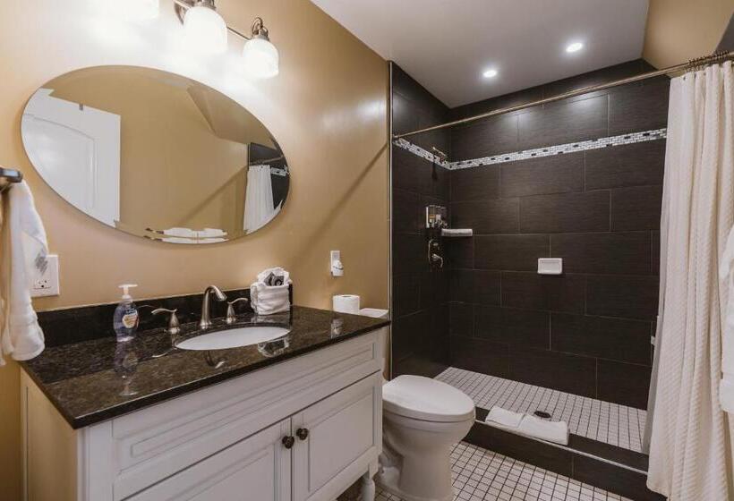 سوئیت با تخت بزرگ, New Haven Inn