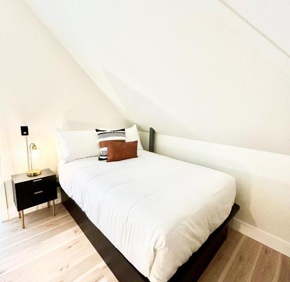 سوییت سوپریور, New Haven Inn