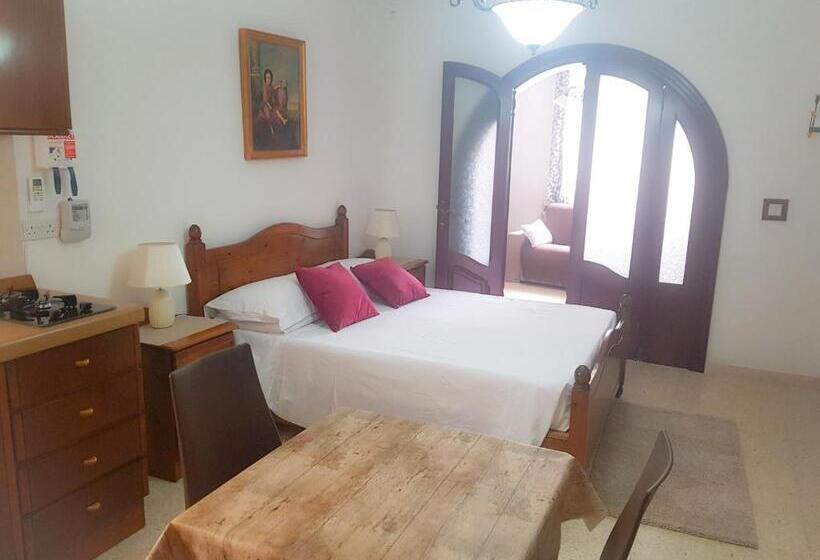 اتاق کلاسیک چهارنفره, D Ambrogio Guest House
