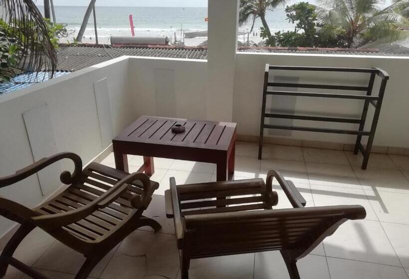 四人豪华间, Universal Beach