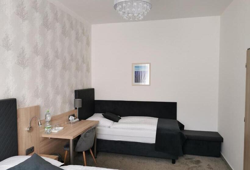اتاق استاندارد سه نفره, Penzion Ema B&b
