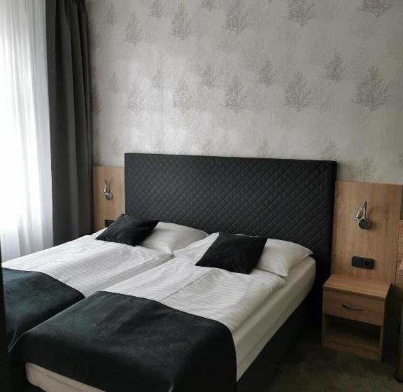 اتاق استاندارد سه نفره, Penzion Ema B&b
