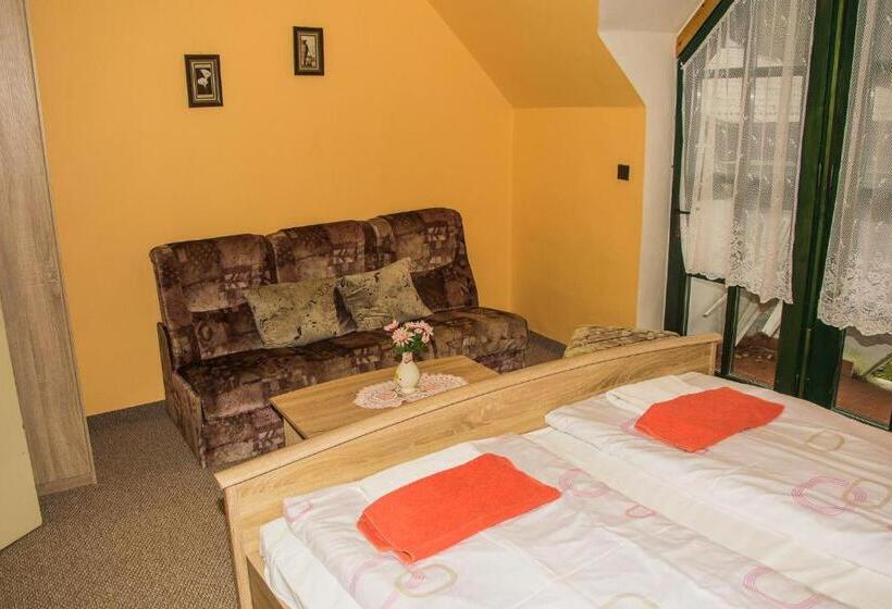 Номер Стандарт с Балконом, Restaurace A Pension První Mlýn Chomutov
