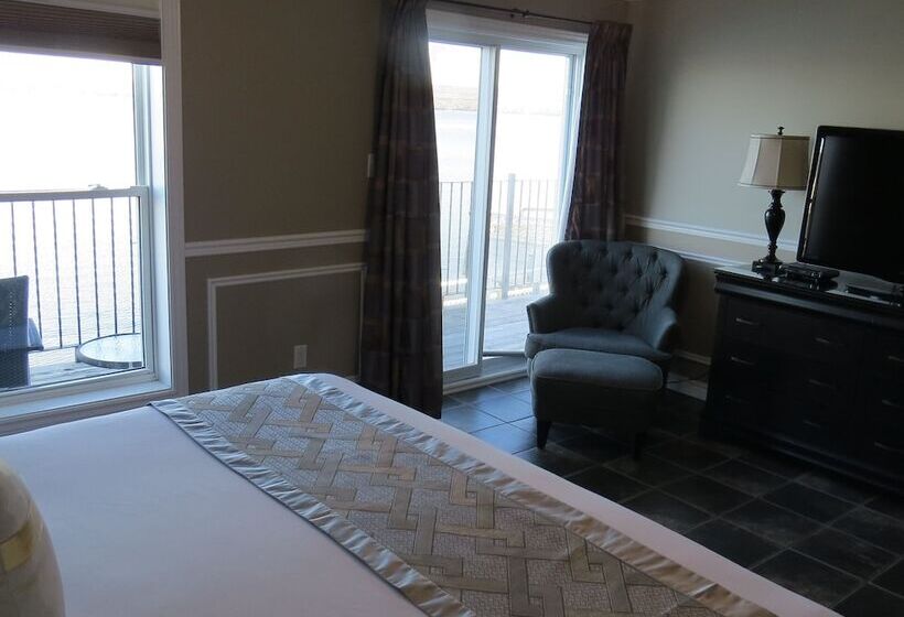 Люкс Вид на Море, Dockside Suites