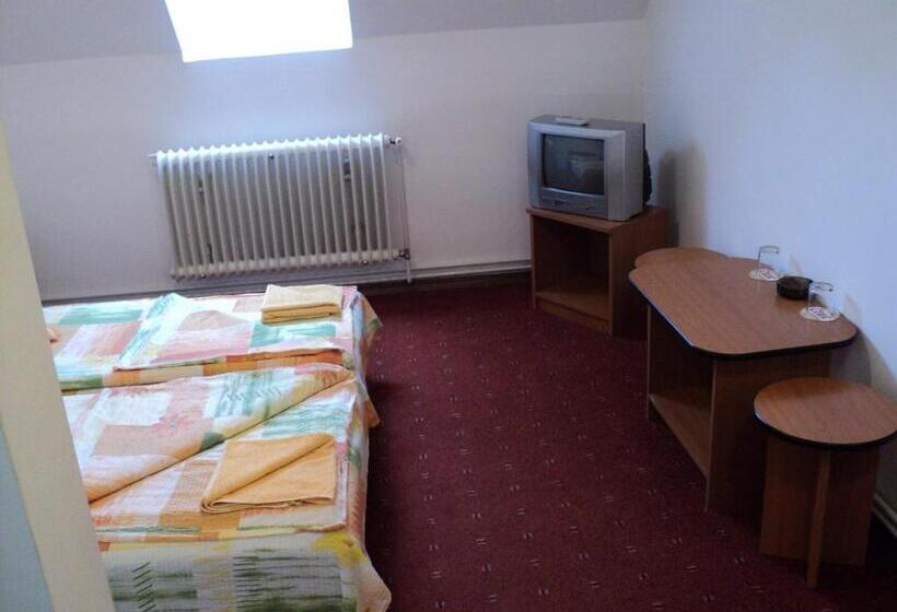 Quarto Estandar, Randevú Panzió