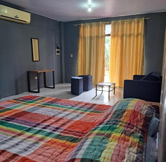 آپارتمان 1 خوابه همکف, Hummingbird Hostel