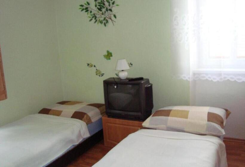 Пятиместный Стандартный Номер, Penzion Adria