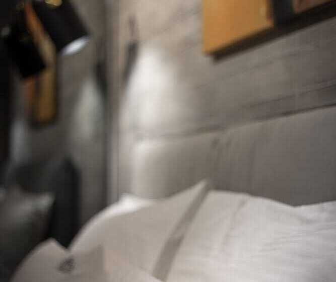 اتاق لوکس با وان آب گرم, Level Luxury Suites