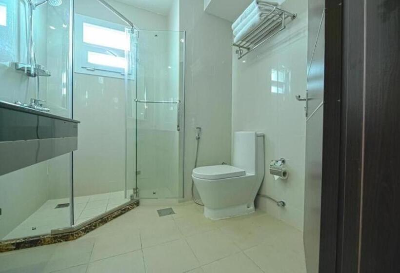 اتاق استاندارد با تخت بزرگ, Golden Crown Hotel Alseeb Muscat