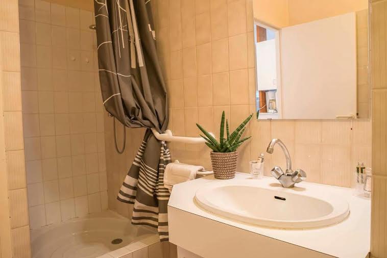 Номер Стандарт, Hôtel Le Vascon
