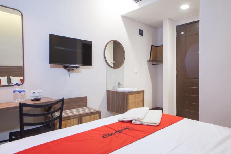 Номер Стандарт, Reddoorz @ Wiyung 2