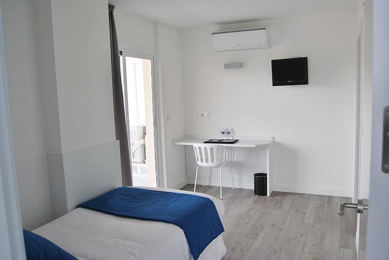 스탠다드 트리플 룸, Estudiotel Alicante