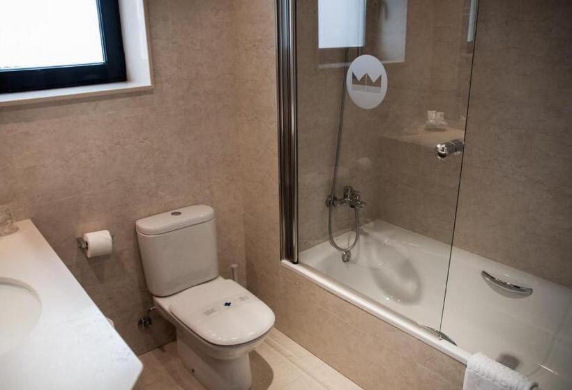 Quarto Superior com Terraço, Montemar