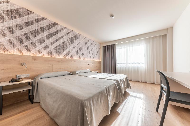 Quarto Economy, Port Alicante City & Beach