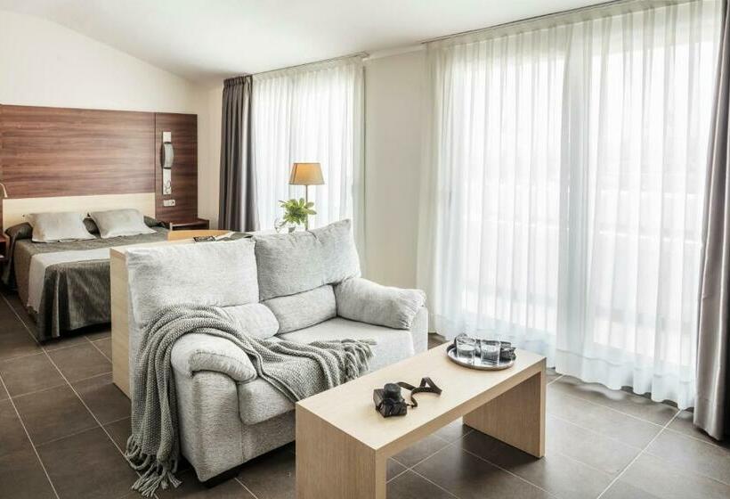 高级小型套房, Aqua Hotel Aquamarina & Spa