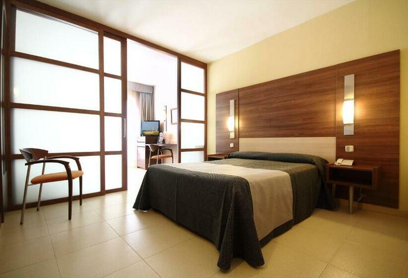 家庭间, Aqua Hotel Aquamarina & Spa