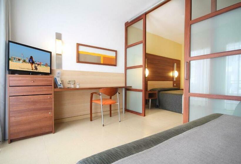 家庭间, Aqua Hotel Aquamarina & Spa