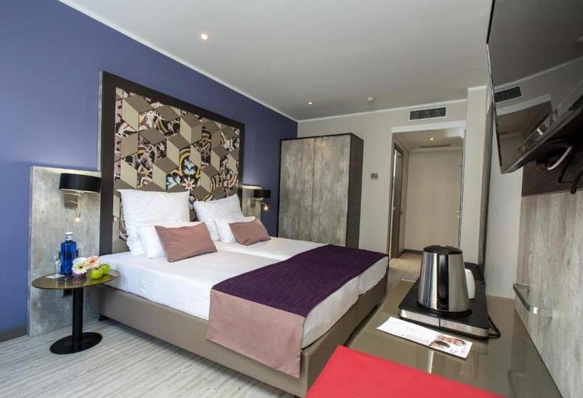 Номер Superior, Leonardo Hotel Barcelona Las Ramblas