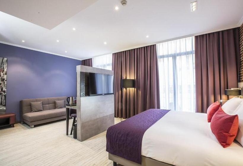 Трехместный Номер Deluxe, Leonardo Hotel Barcelona Las Ramblas