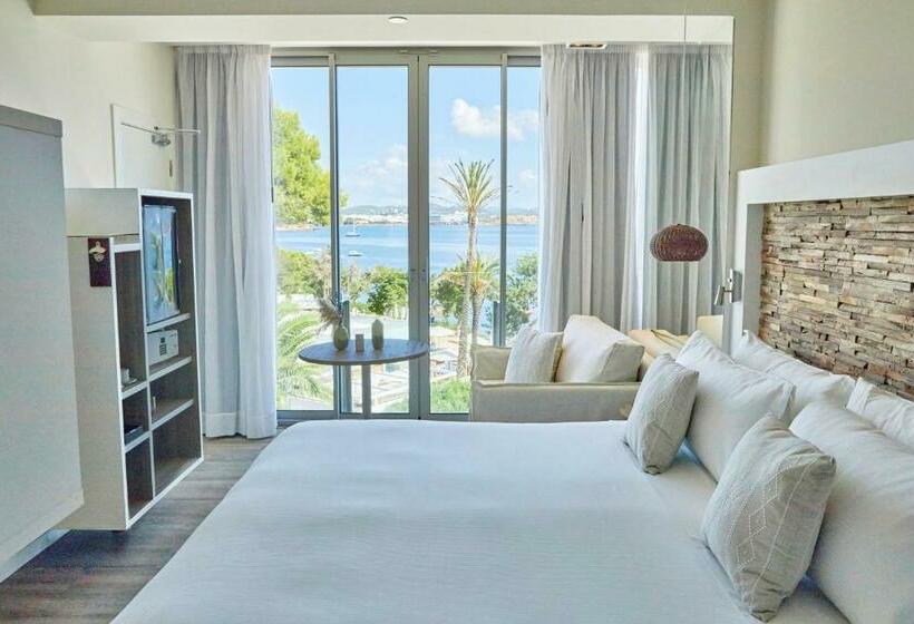 Quarto Deluxe, Me Ibiza   The Leading Hotels Of The World