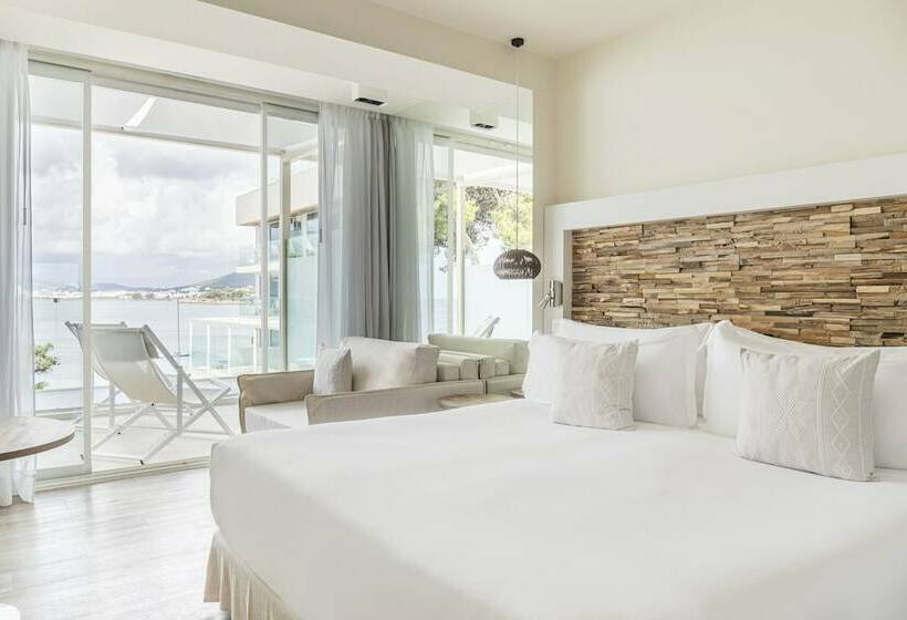 Habitación Estándar Vista Mar con Terraza, Me Ibiza   The Leading Hotels Of The World