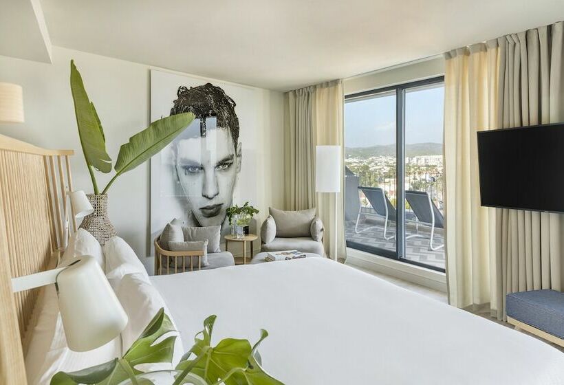 海景套房, Me Sitges Terramar