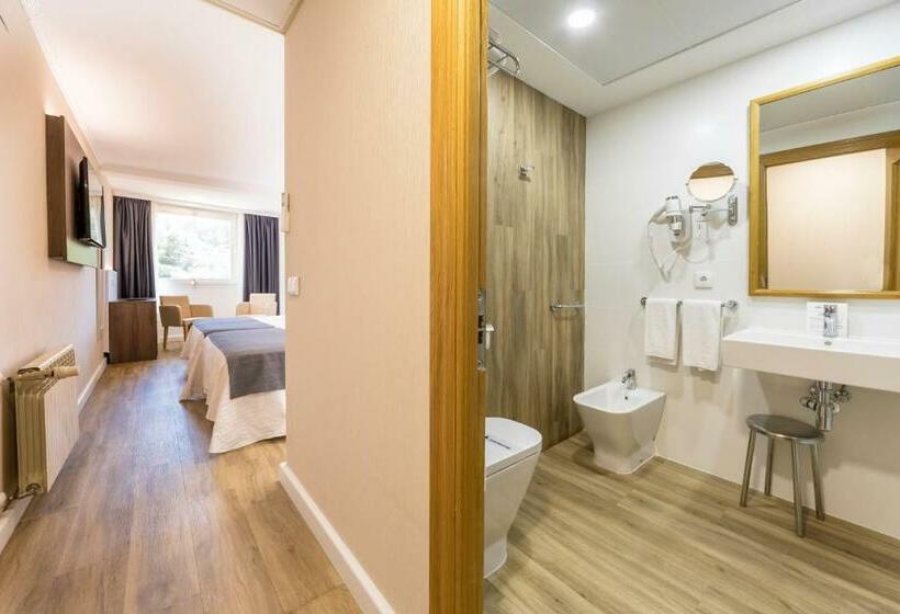 Quarto Triplo Estandar, Rosaleda Del Mijares