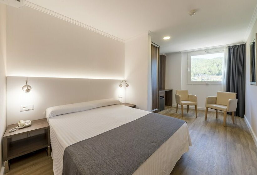 Quarto Triplo Estandar, Rosaleda Del Mijares