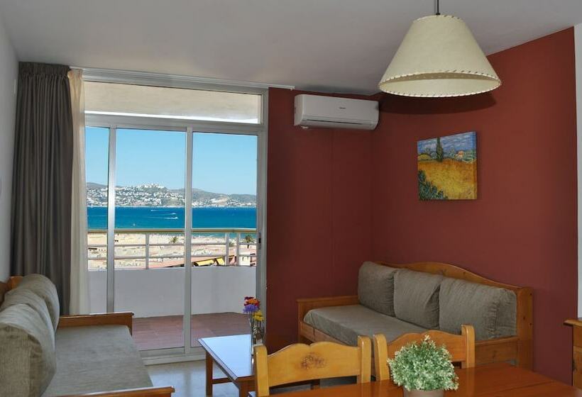 Апартаменты 3 Спальни, Xon S Platja Ha