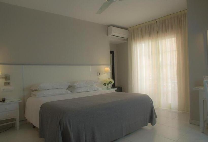 اتاق استاندارد با بالکن, Ancora Sanxenxo