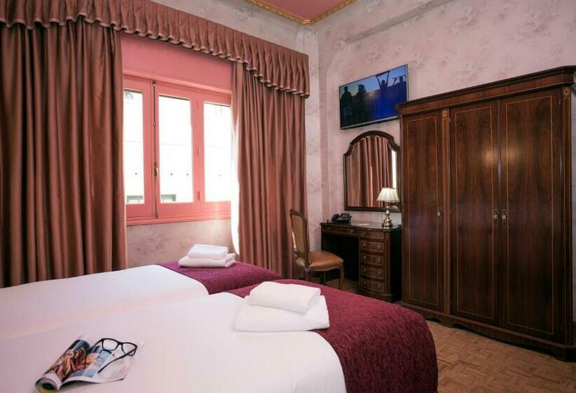 اتاق استاندارد, Casual Del Teatro Madrid