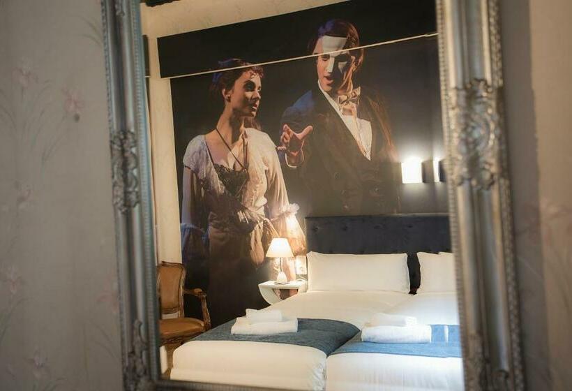 اتاق استاندارد, Casual Del Teatro Madrid