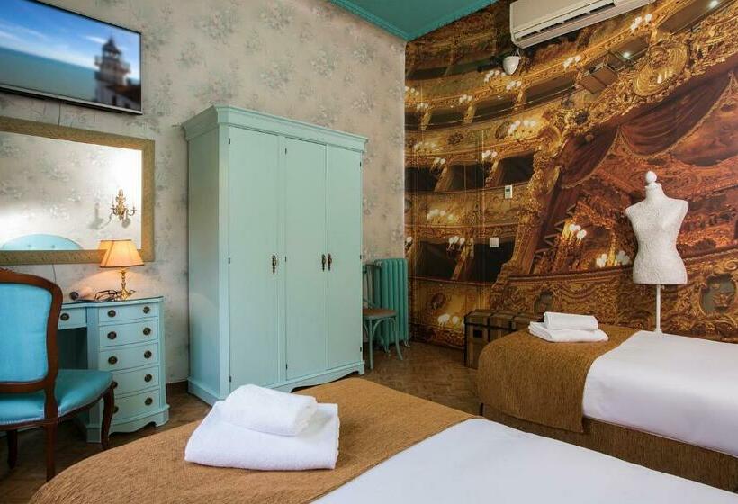 اتاق استاندارد چهار تخته, Casual Del Teatro Madrid