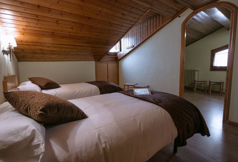 Habitación Cuádruple Estándar, Farré D'avall