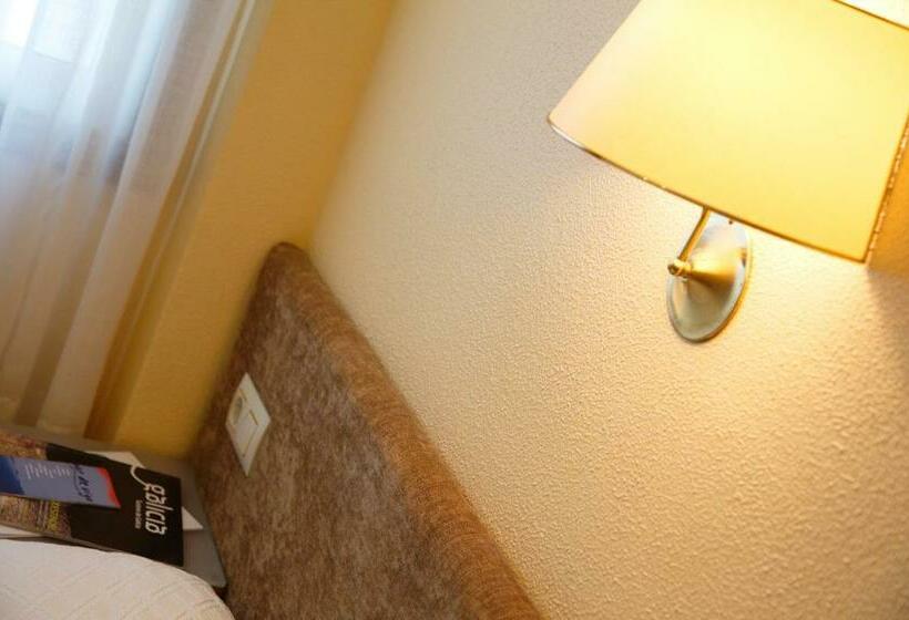 Quarto Estandar Individual, Panton