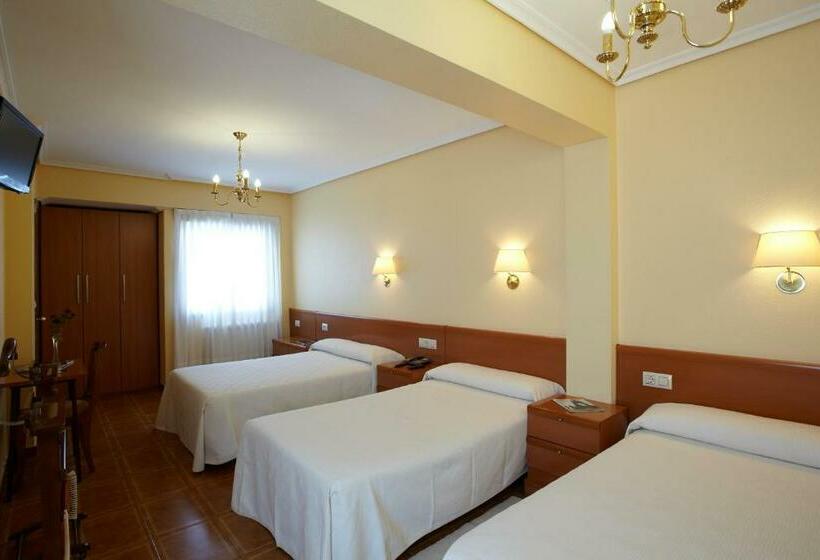 Quarto Triplo Estandar, Panton