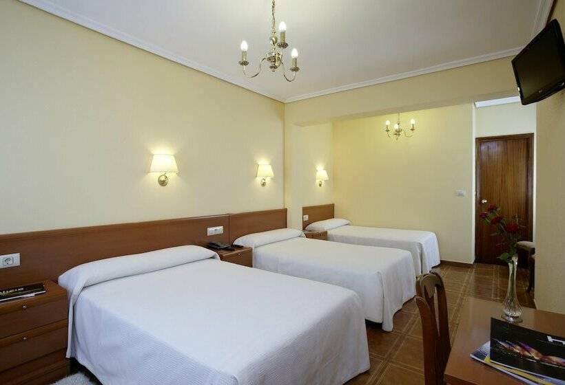 Quarto Triplo Estandar, Panton