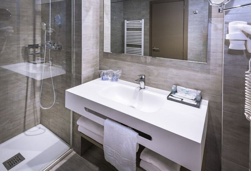 اتاق استاندارد سه نفره, Golden Acqua Salou
