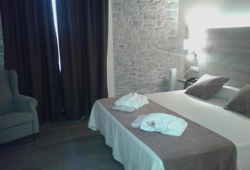 اتاق پریمیوم چهارنفره, Balneari De Vallfogona De Riucorb