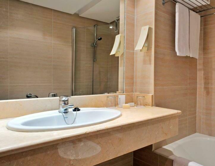 סוויטת ג'וניור בקומת קרקע, Ocean House Costa del Sol, Affiliated by Meliá