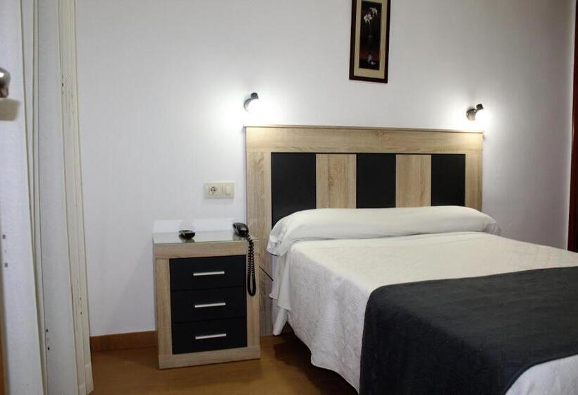 اتاق اینتریور یک تخته, Hostal Madrid