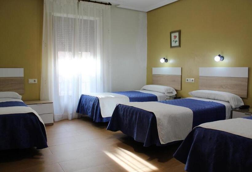 اتاق خانوادگی, Hostal Madrid