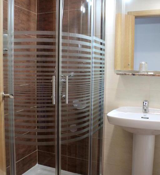 اتاق استاندارد یک نفره, Hostal Madrid