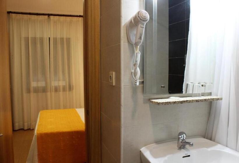 اتاق استاندارد اینتریور, Hostal Madrid