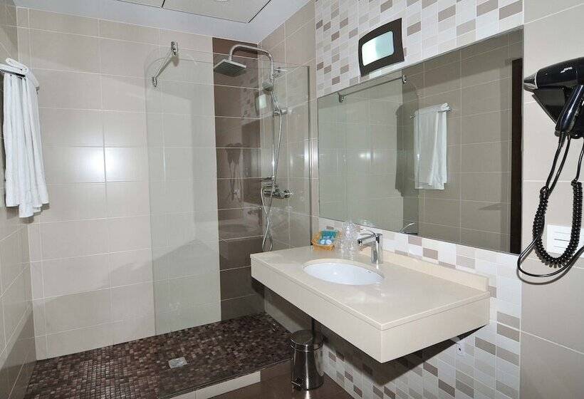 Quarto Triplo Estandar, Ciudad De Plasencia