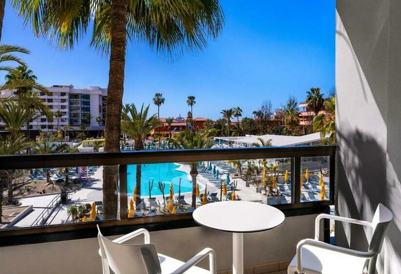 Трехместный Номер Стандарт Вид на Бассейн, Spring Hotel Bitácora