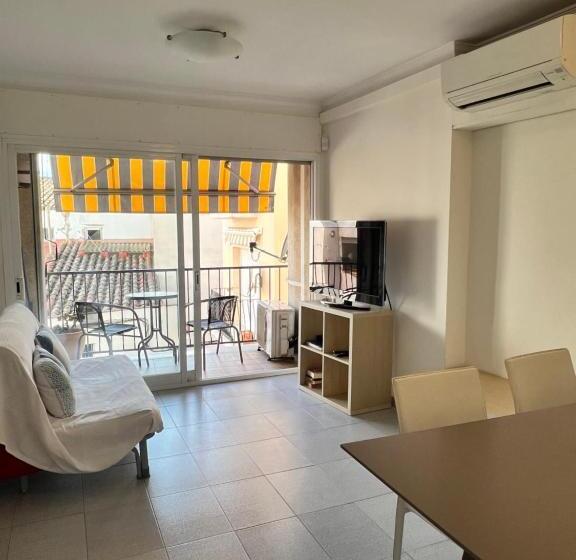Appartamento 2 Camere da Letto con Balcone, Hostal Rom Familiar