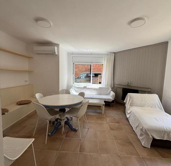 Casa 3 Quartos, Hostal Rom Familiar