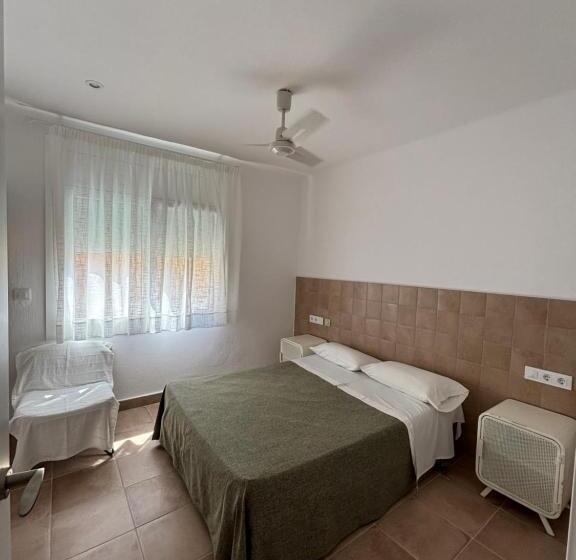خانه 3 خوابه, Hostal Rom Familiar
