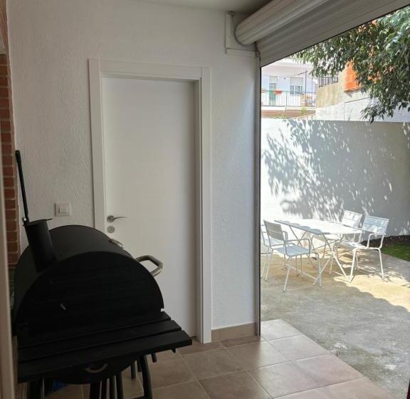خانه 3 خوابه, Hostal Rom Familiar